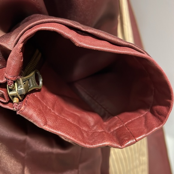 Unique Bordeaux/Oxblood leather jacket size large. Fully lined. Lovely shape - Picture 12 of 17
